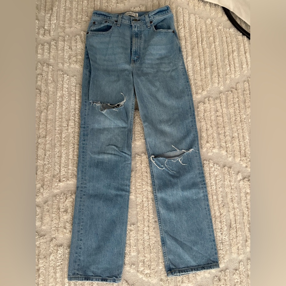 A&F The 90’s Straight Ultra High Rise Jeans
